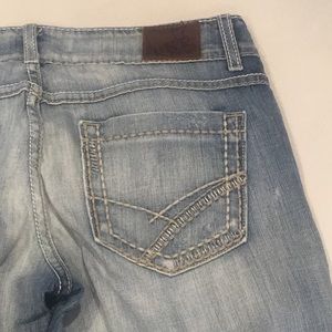 BKE Culture 28x 31.5